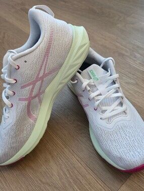 ASICS Versablast 2 White and Pink Women's Running Sneakers